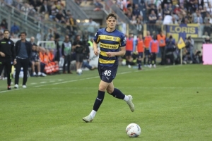 英雄联盟战队分析-记者：莱奥尼转会预计24小时内完成，奖金非整个方案重要组成部分