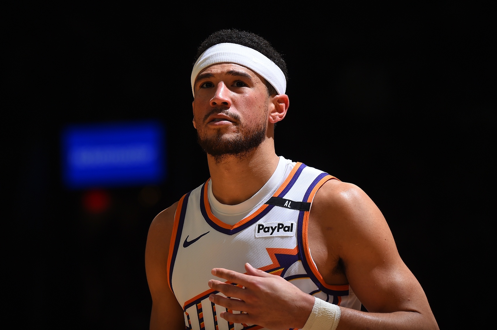 电竞实力对比-太阳队史新标杆：官方发布布克生涯高光进球集锦，70分之夜与绝杀时刻璀璨呈现