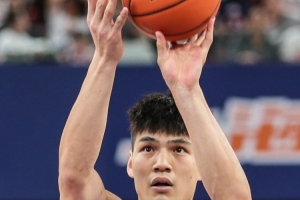 LOL Worlds 热门队伍-陈国豪：自己最大短板是投篮稳定性 夏天特训了投篮节奏&amp;脚步调整