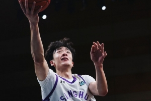 电竞实力对比-拼尽全力！隰泰诚11中7空砍全队最高22分7板外加4助 三分2中2