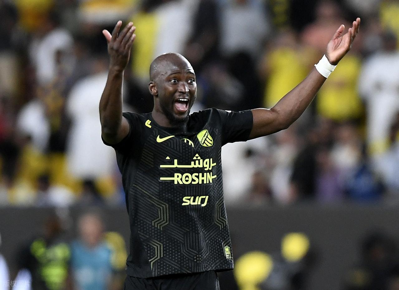 英雄联盟战队分析-沙特联最新积分战报 本泽马踢半场 卫冕冠军5连胜终止 少榜首11分