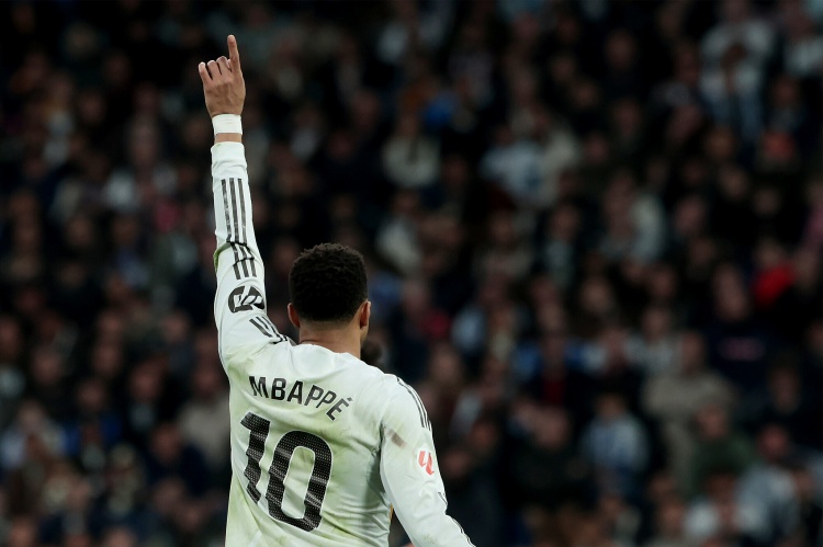 LOL Worlds 热门队伍-德塞利：相信姆巴佩能参加世界杯 数据说明他不是皇马的问题