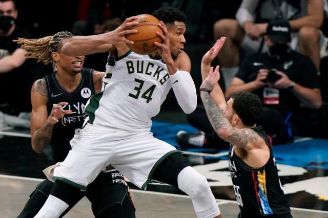 在同一个坑里躺平任锤 布登霍尔泽还是熟悉的味道